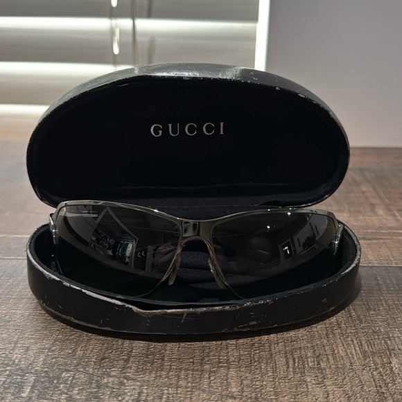 Gucci sunglasseses. - Picture 1 of 7